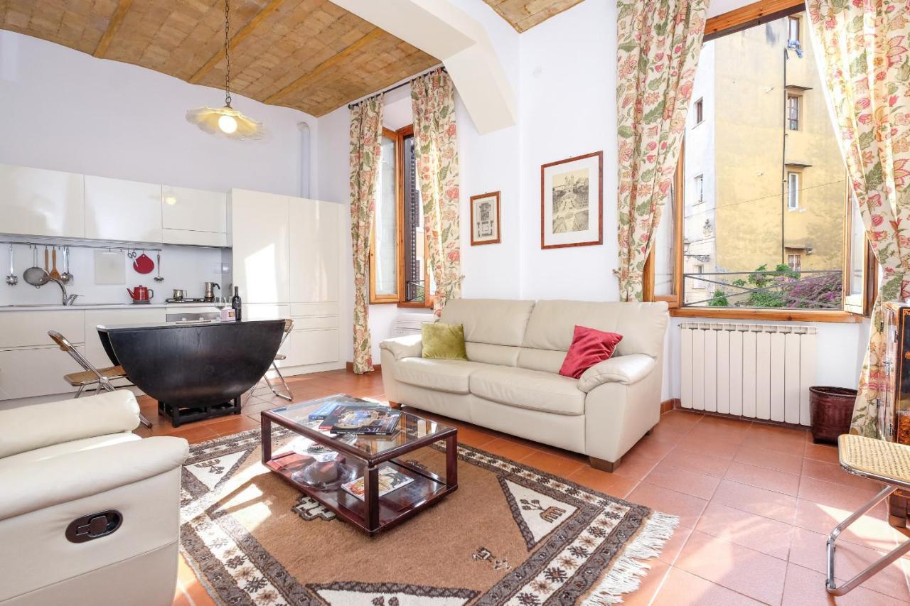 Trastevere Charming Retreat On Cobblestone Street Apartment Rom