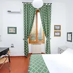 Trastevere Charming Retreat On Cobblestone Street