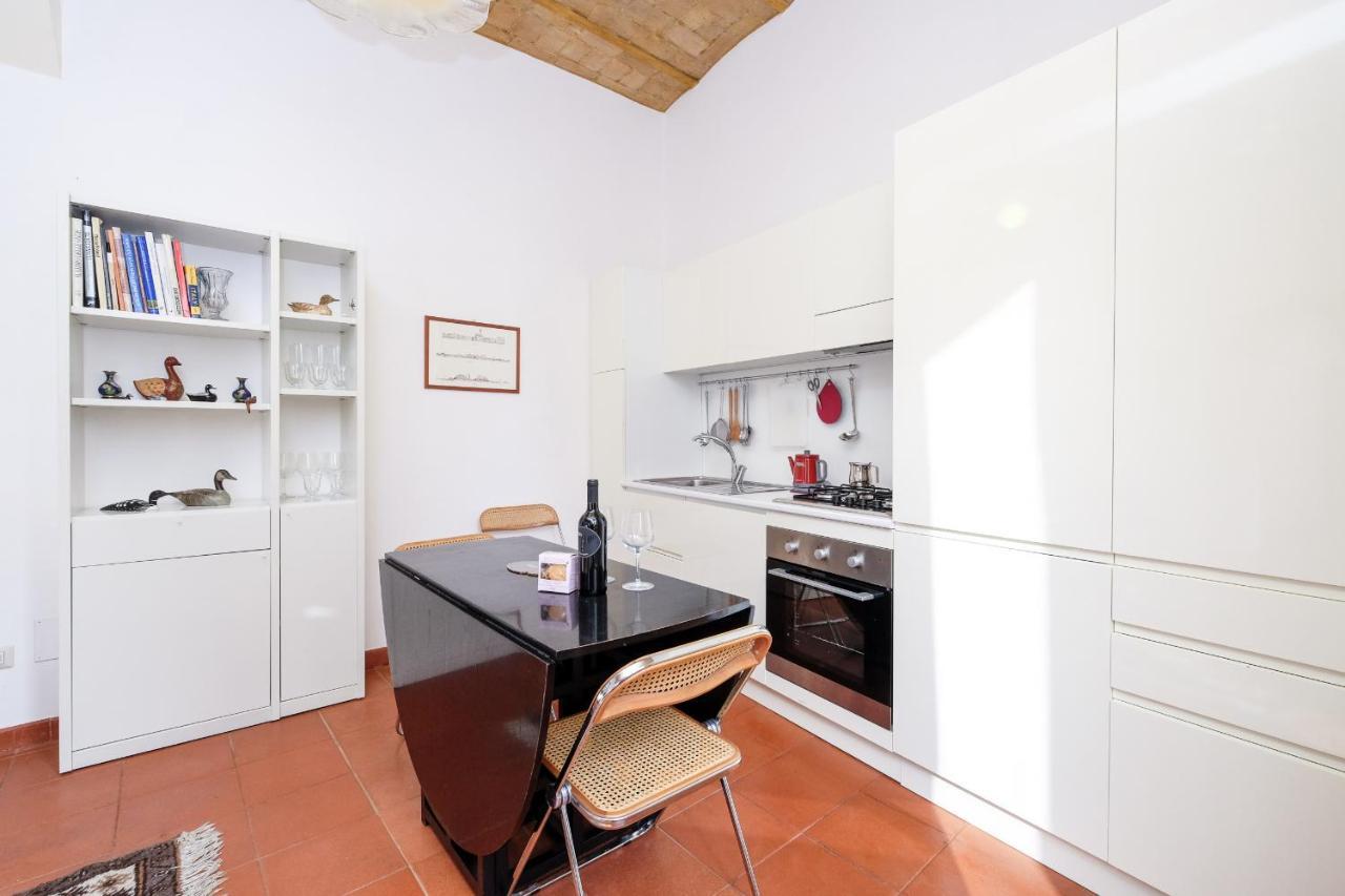 Trastevere Charming Retreat On Cobblestone Street *